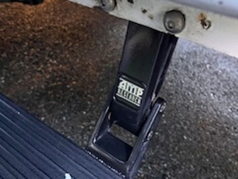 Used 2005 Ford Excursion XLT image 4