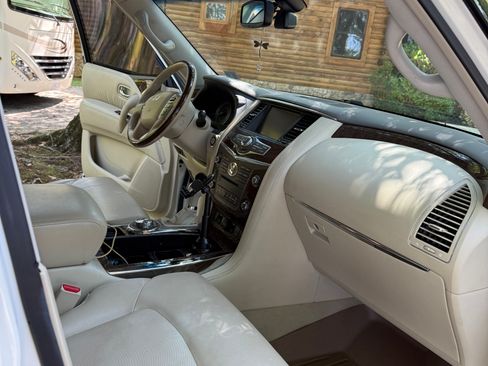 Used 2015 INFINITI QX80 4WD w/ 22" Wheel Package image 1