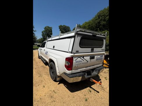 Used 2014 Toyota Tundra SR5 AWD/4WD image 11