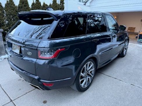 Used 2018 Land Rover Range Rover Sport HSE Dynamic image 9