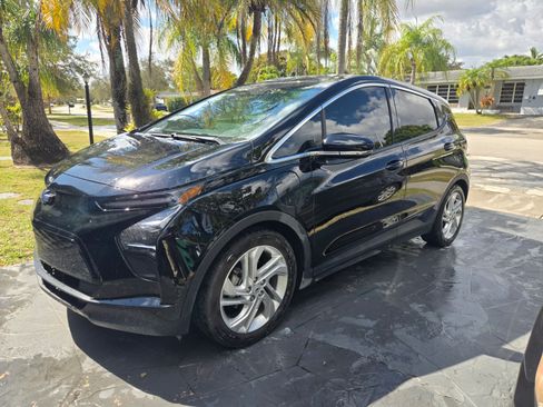 Used 2023 Chevrolet Bolt LT image 2