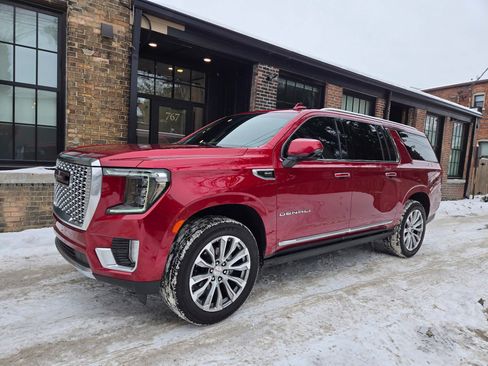 Used 2021 GMC Yukon XL Denali w/ Denali Ultimate Package image 1