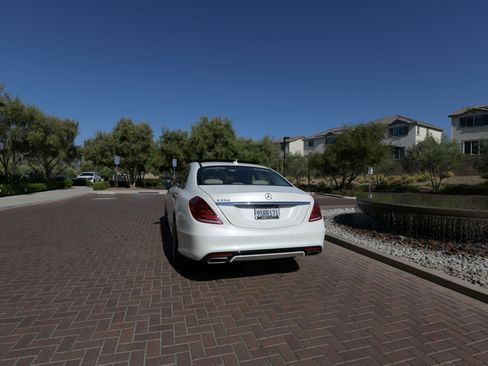 Used 2015 Mercedes-Benz S 550 Sedan image 14