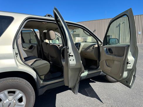 Used 2004 Ford Escape XLT image 18