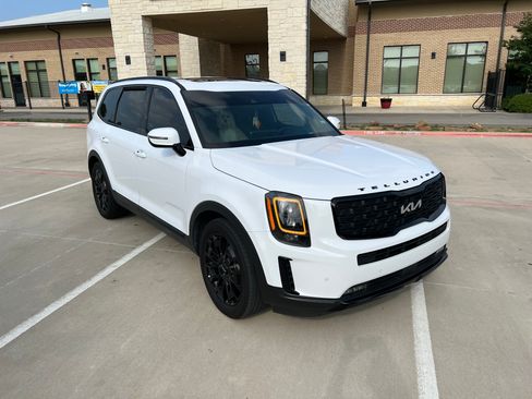 Used 2022 Kia Telluride SX w/ SX Prestige Package AWD/4WD image 1