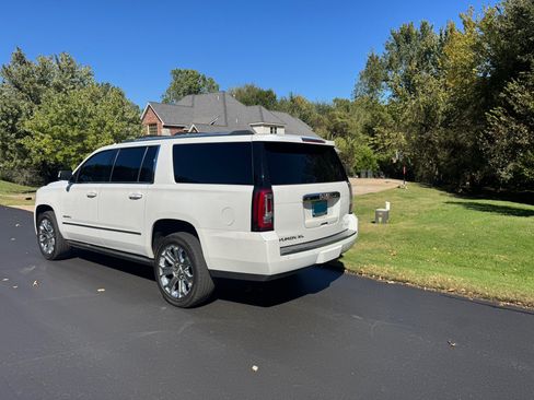 Used 2016 GMC Yukon XL Denali w/ Open Road Package image 9