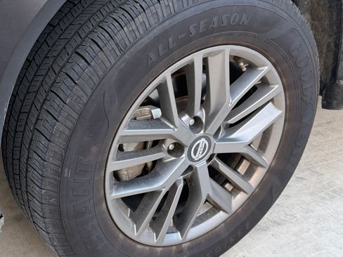 Used 2021 Nissan Rogue S FWD image 6