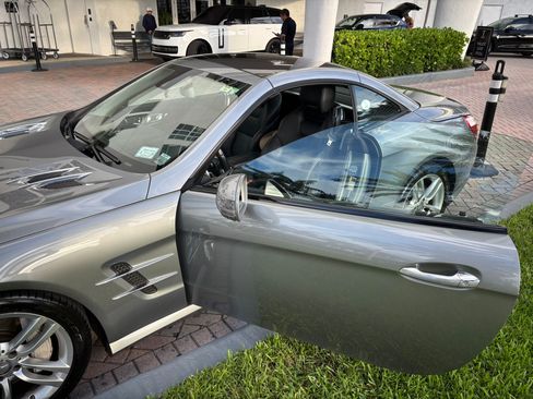 Used 2013 Mercedes-Benz SL 550 image 4