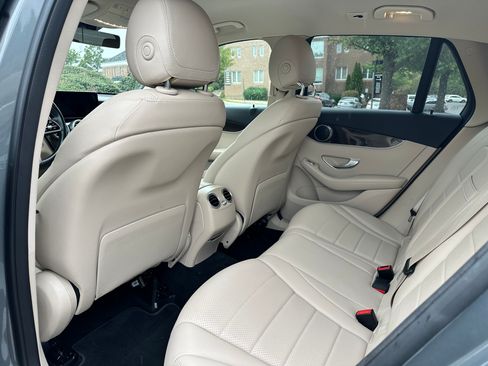 Used 2021 Mercedes-Benz GLC 300 image 8