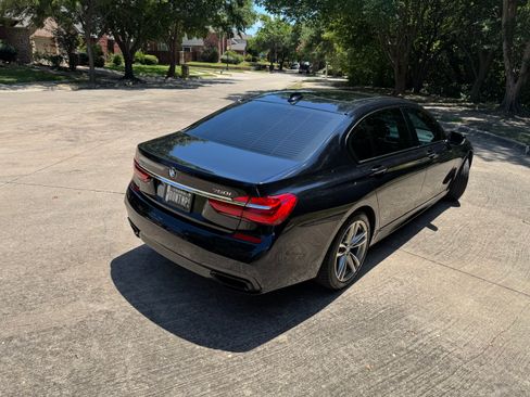 Used 2018 BMW 750i xDrive AWD/4WD image 8