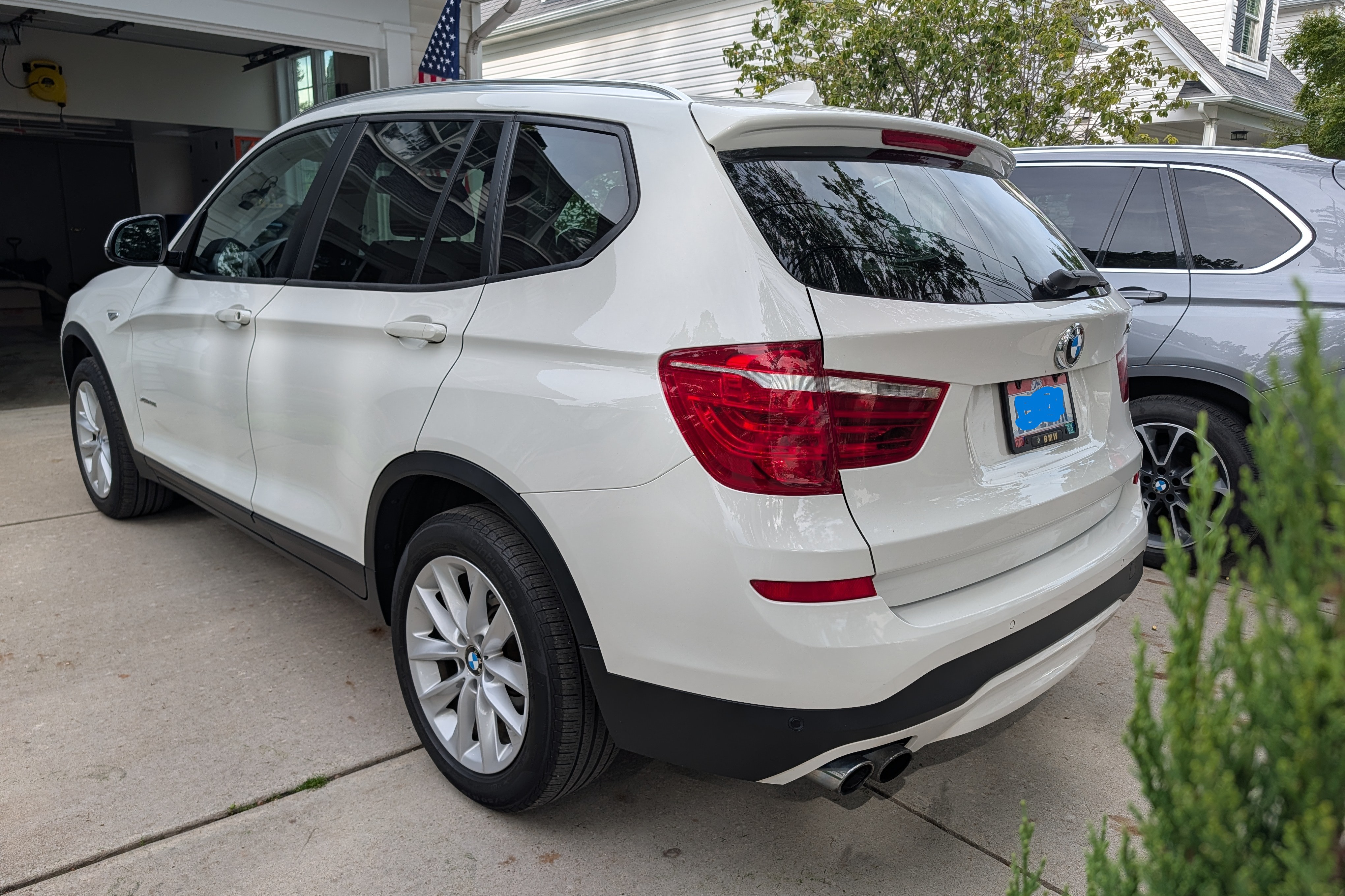 Used 2017 BMW X3 xDrive28i AWD/4WD image 2