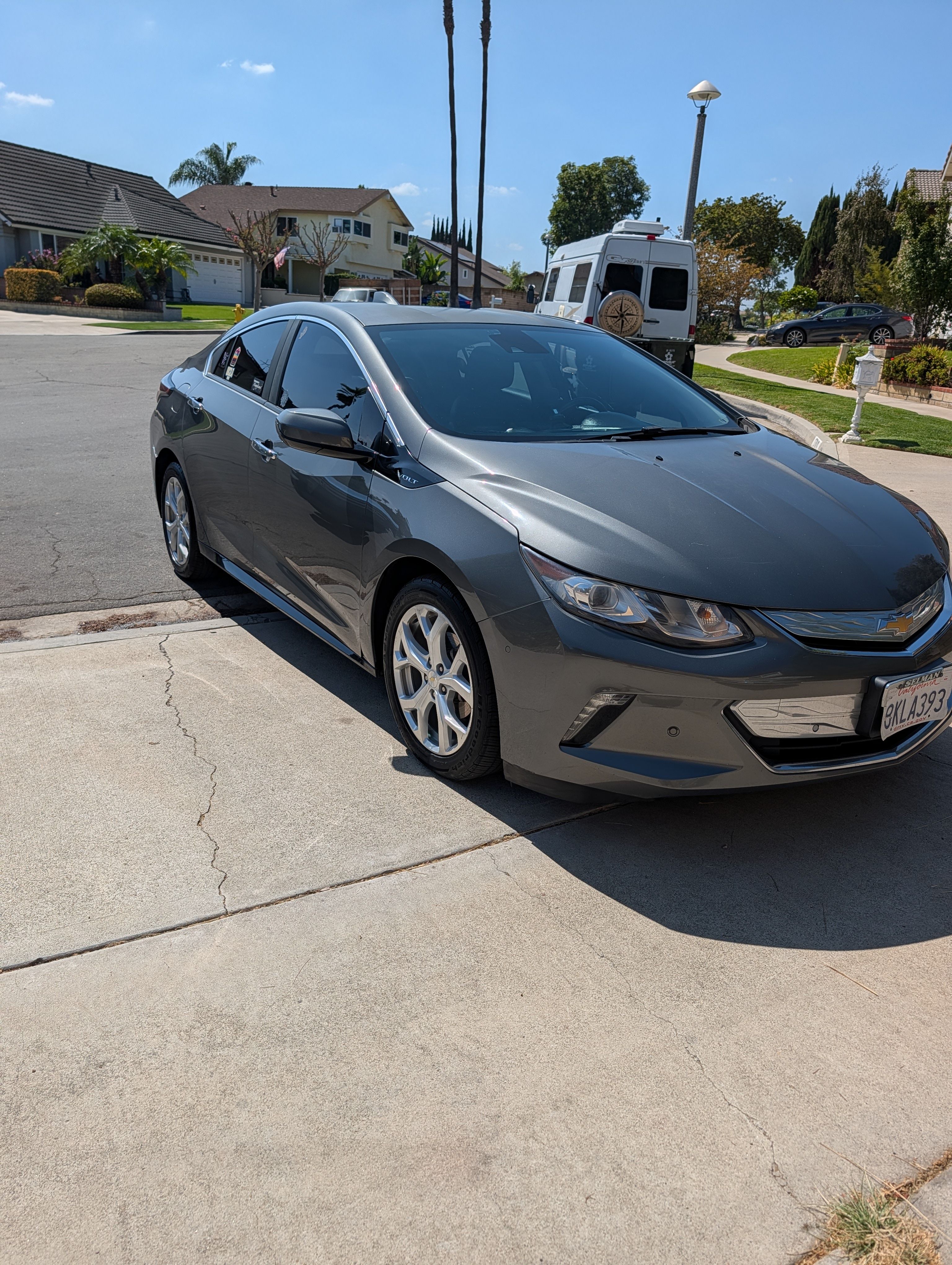 Used 2016 Chevrolet Volt Premier w/ Driver Confidence Package FWD image 13