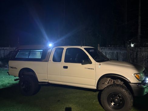 Used 1999 Toyota Tacoma Pickup image 10