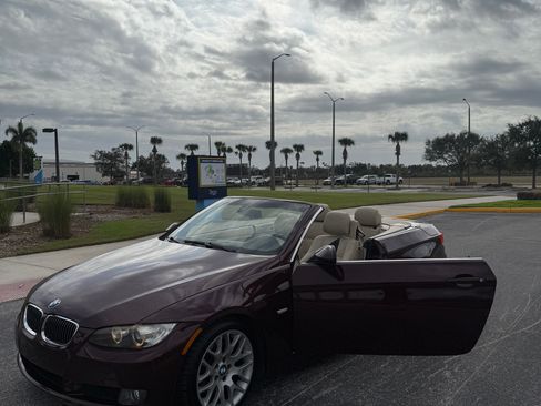 Used 2009 BMW 328i Convertible image 2