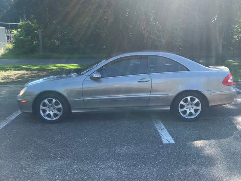 Used 2004 Mercedes-Benz CLK 320 Coupe image 6