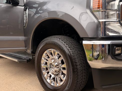 Used 2021 Ford F250 XLT w/ XLT Premium Package AWD/4WD image 12