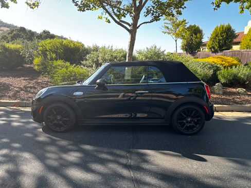 Used 2017 MINI Cooper S w/ Premium Package FWD image 2
