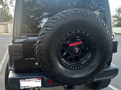 Used 2019 Jeep Wrangler Unlimited Sahara AWD/4WD image 25