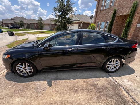 Used 2013 Ford Fusion SE image 4