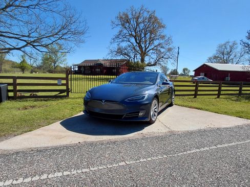 Used 2016 Tesla Model S 90D image 9