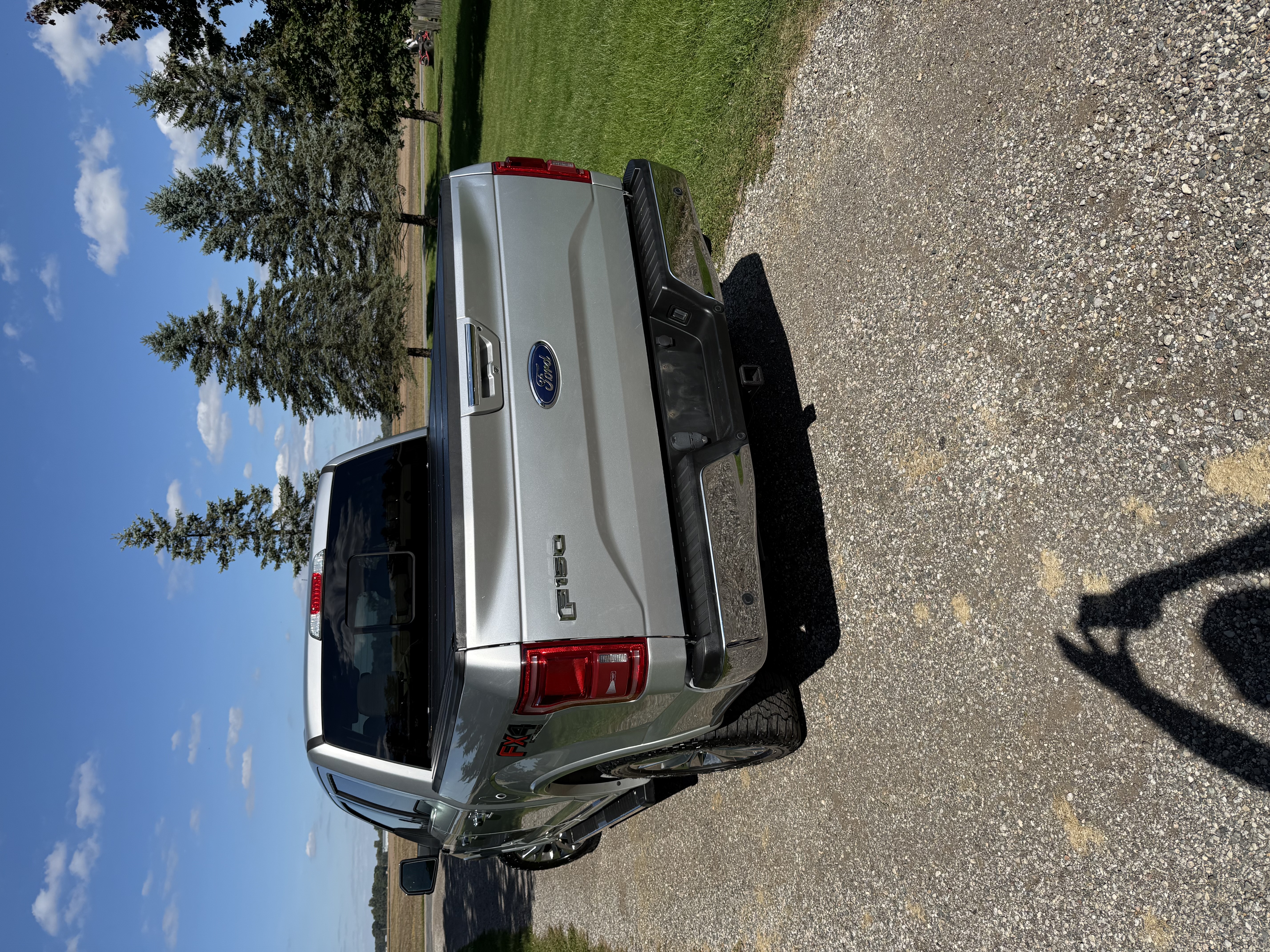 Used 2017 Ford F150 Lariat w/ Equipment Group 502A Luxury AWD/4WD image 9