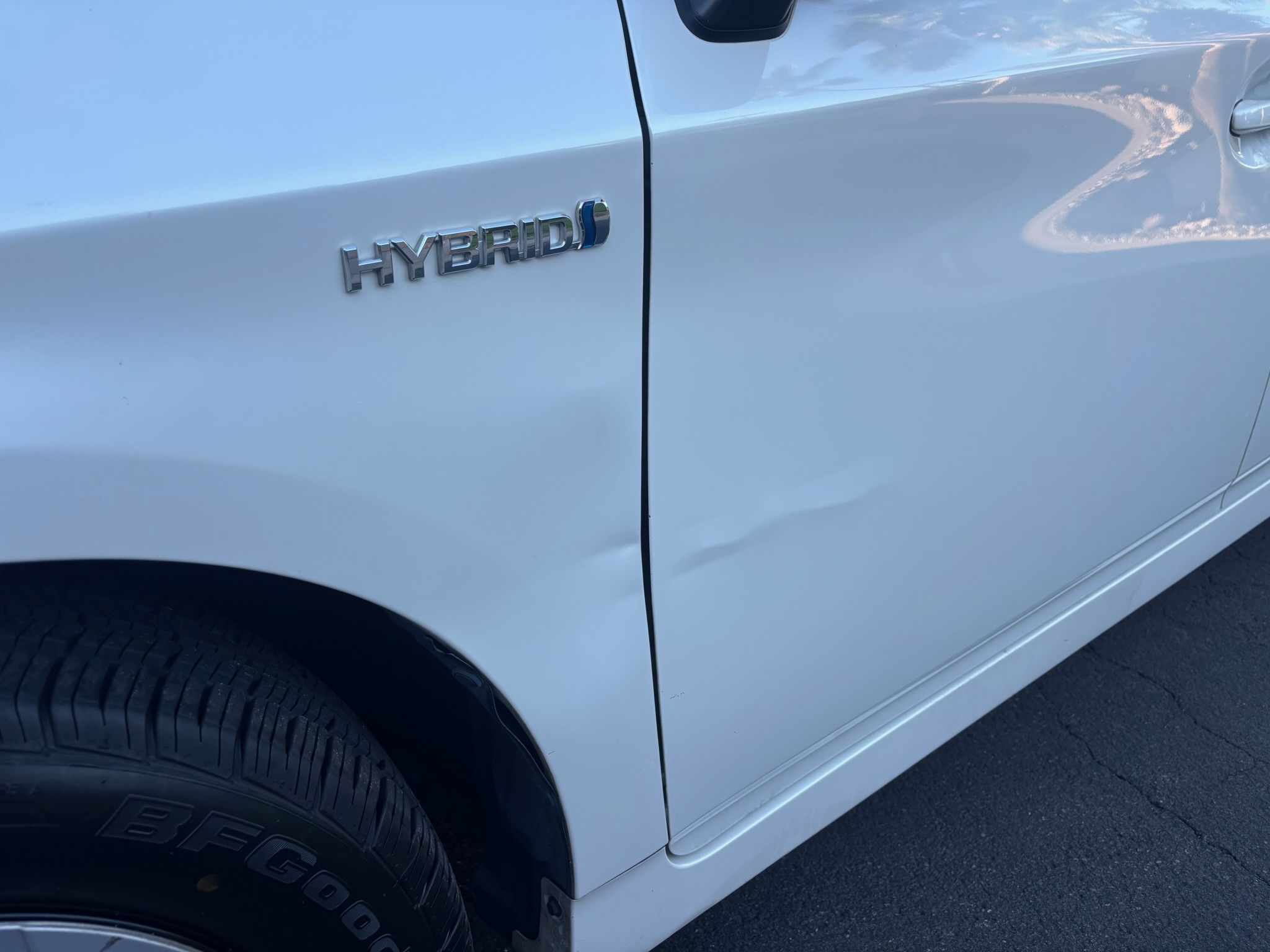 Used 2014 Toyota Prius Two w/ Preferred Accessory Package FWD image 10