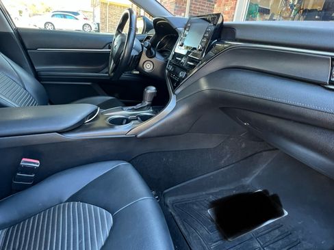 Used 2021 Toyota Camry SE image 10