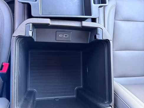 Used 2022 Chevrolet Tahoe Z71 w/ Z71 Off-Road Package image 20