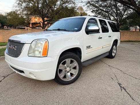 Used 2011 GMC Yukon XL SLT w/ Texas Edition image 2