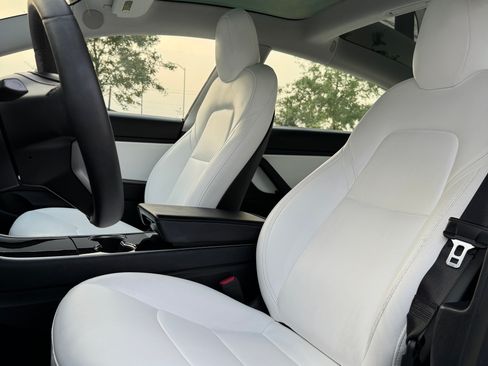 Used 2020 Tesla Model 3 Standard Range RWD image 8