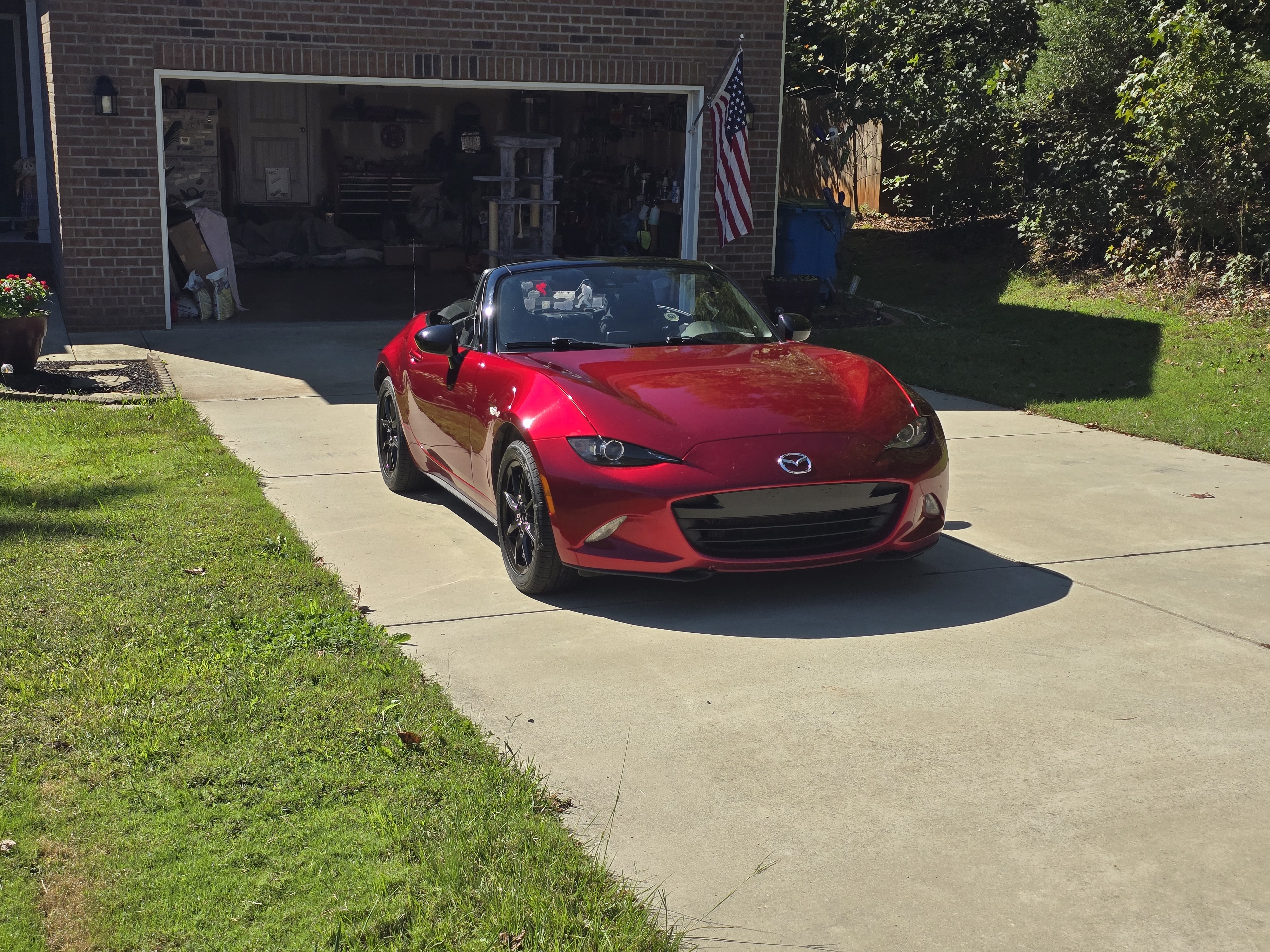 Used 2019 MAZDA MX-5 Miata Sport w/ I-ACTIVSENSE Sport Package RWD image 6