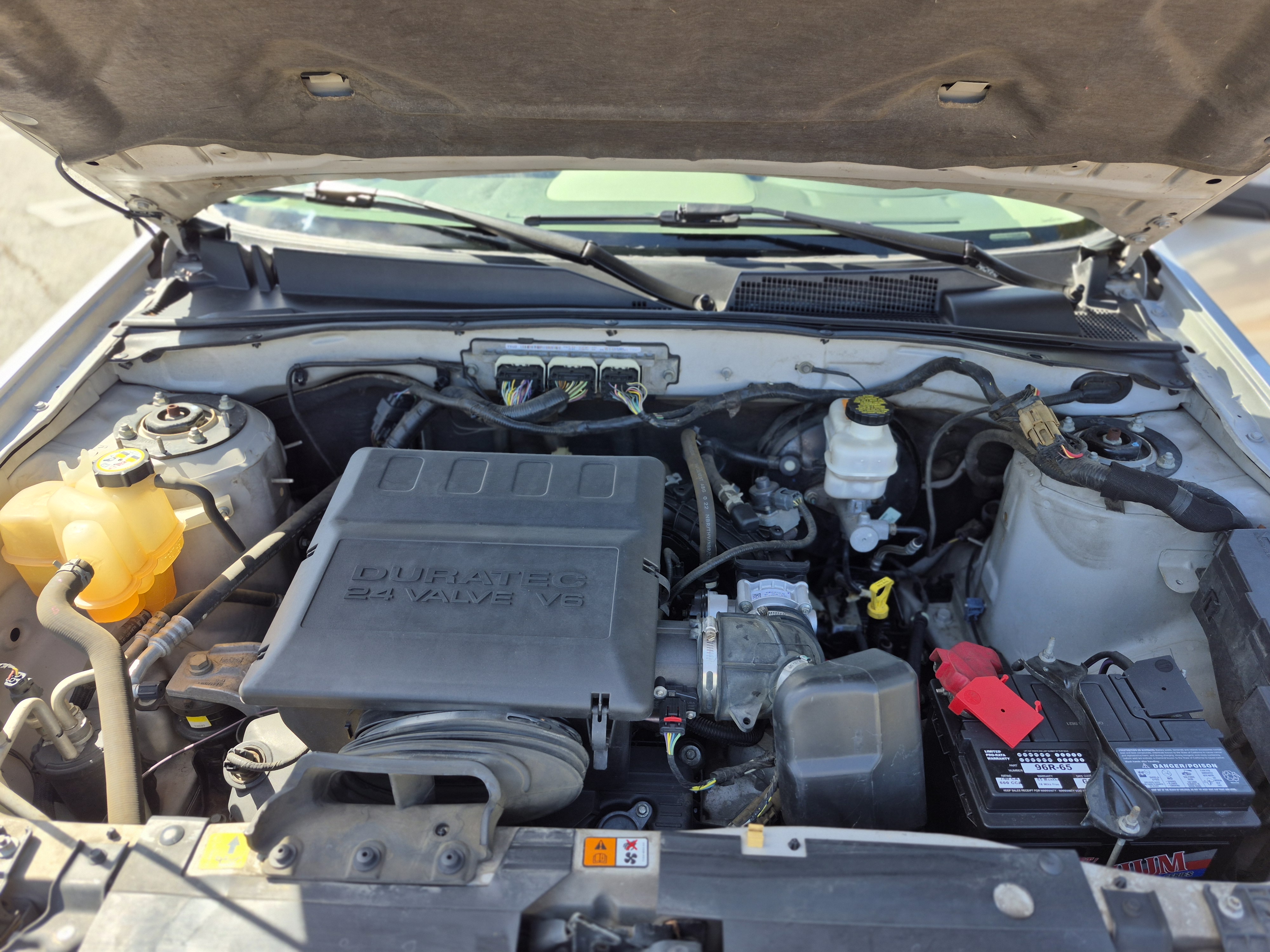 Used 2011 Ford Escape XLT AWD/4WD image 14