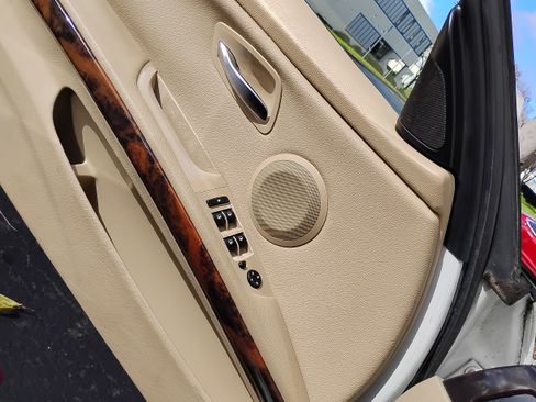 Used 2006 BMW 325xi Sedan image 5