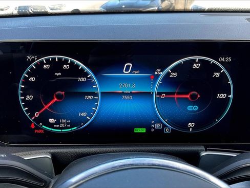 Used 2023 Mercedes-Benz EQB 250+ image 18