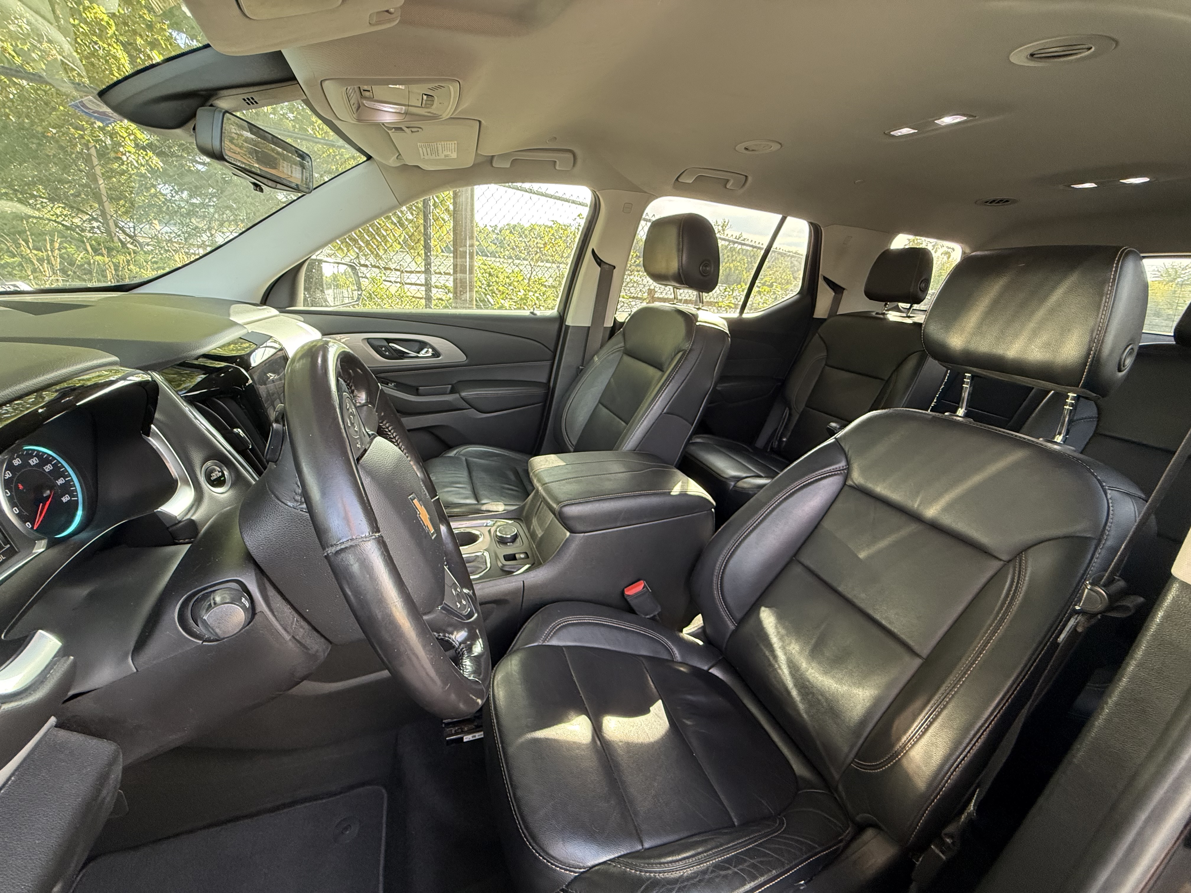 Used 2018 Chevrolet Traverse LT AWD/4WD image 17