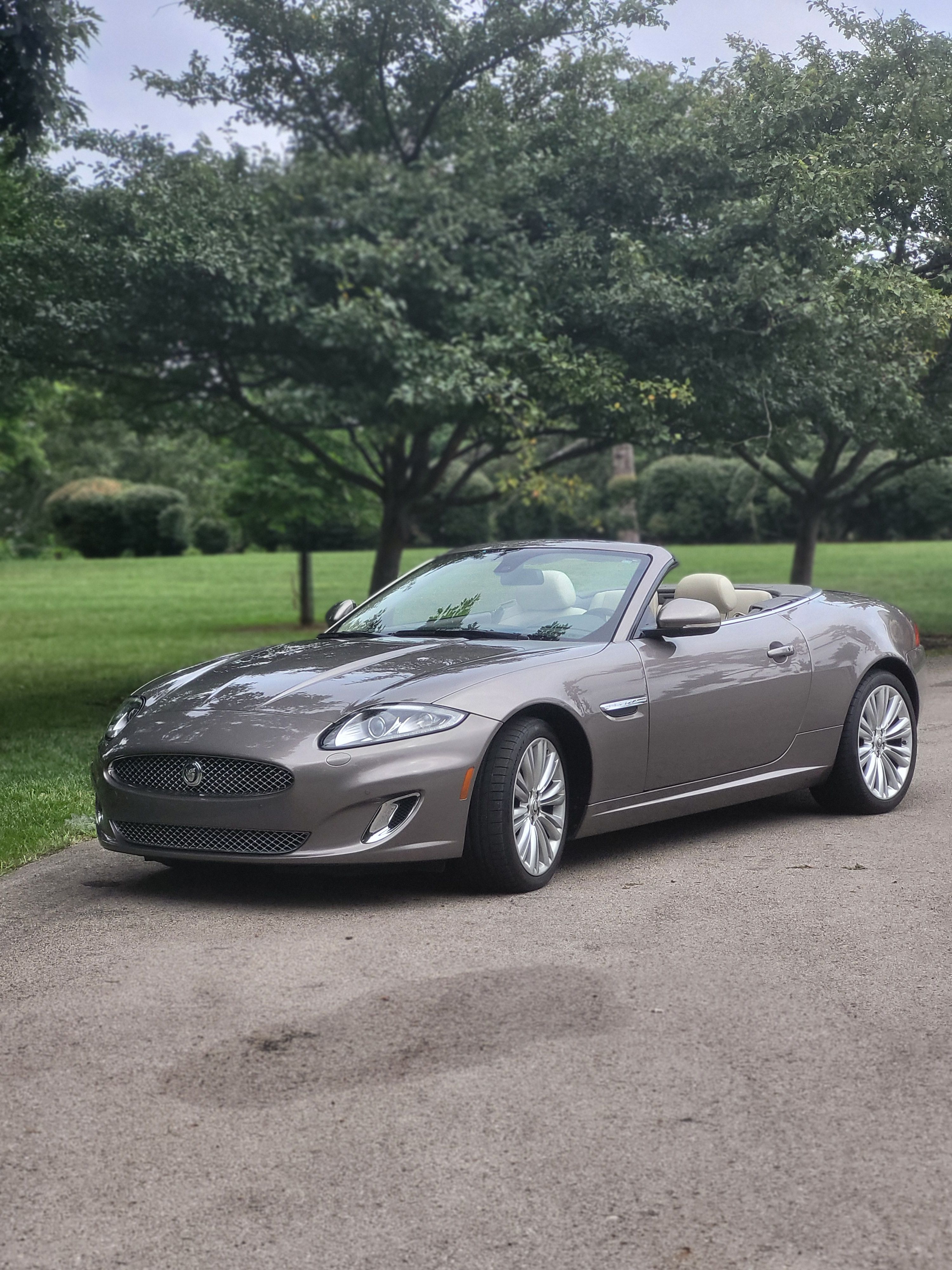 Used 2012 Jaguar XK Convertible RWD image 2