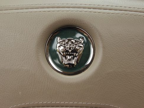 Used 2004 Jaguar XJ8 image 10