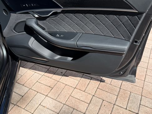Used 2023 Audi S8 AWD/4WD image 22