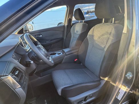 Used 2023 Nissan Rogue SV image 4