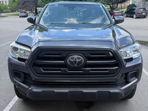 Used 2018 Toyota Tacoma SR w/ SR Convenience Package AWD/4WD image 4