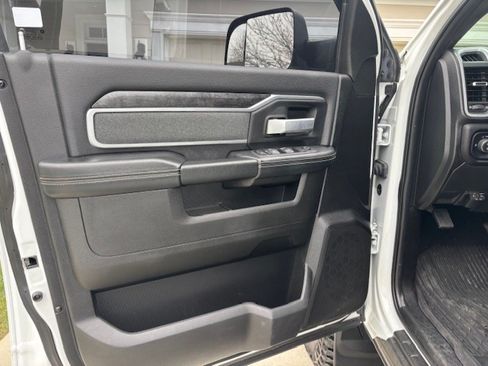 Used 2022 RAM 3500 Big Horn w/ Night Edition image 19