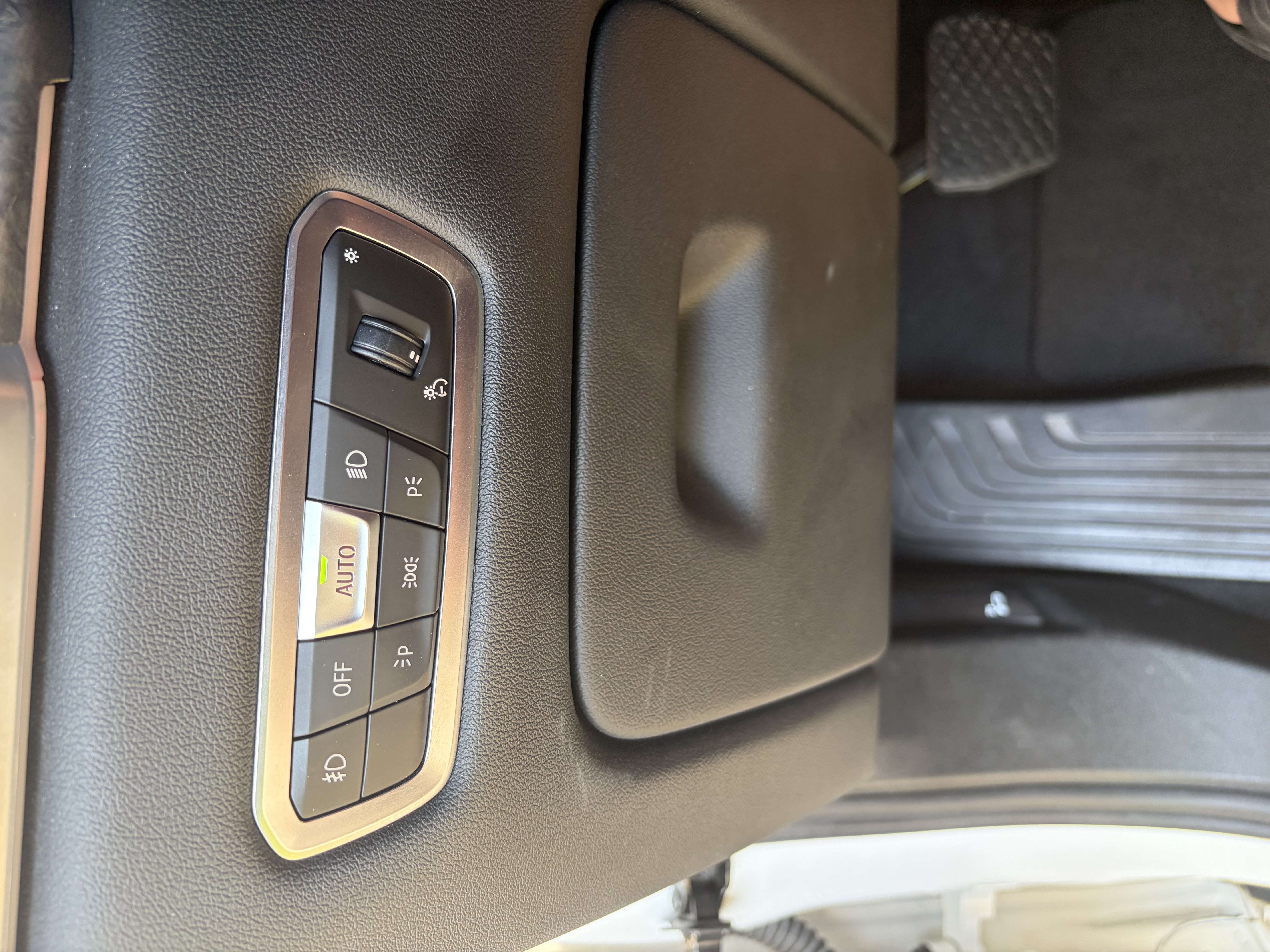 Used 2021 BMW X5 sDrive40i w/ Convenience Package RWD image 11