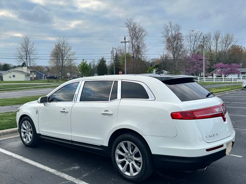 Used 2013 Lincoln MKT AWD image 6