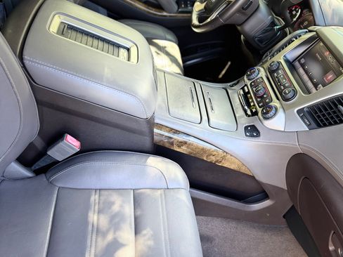 Used 2015 GMC Yukon Denali w/ Open Road Package RWD image 10
