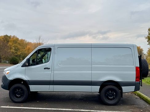 Used 2024 Mercedes-Benz Sprinter 2500 image 10