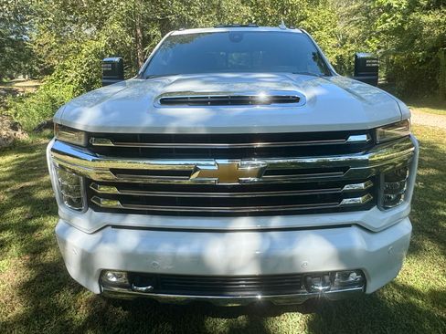 Used 2021 Chevrolet Silverado 3500 High Country image 2