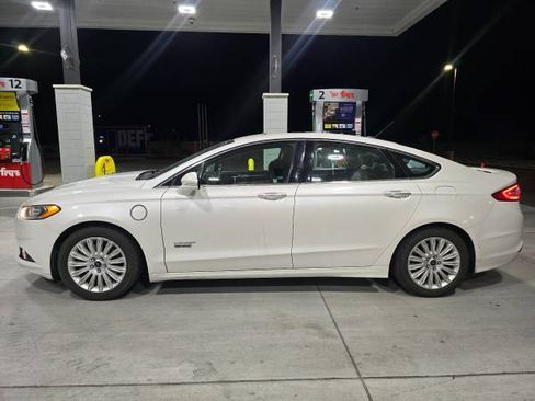 Used 2014 Ford Fusion Energi Titanium w/ Driver Assist Package image 4