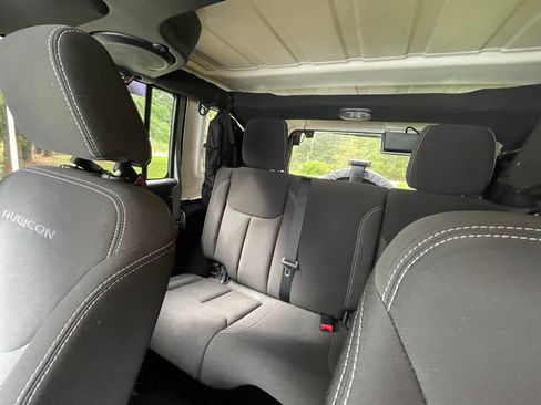 Used 2013 Jeep Wrangler Unlimited Rubicon w/ Connectivity Group image 4