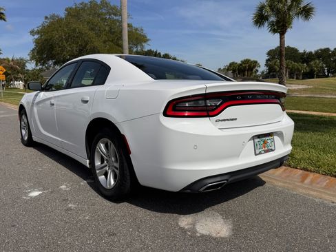 Used 2017 Dodge Charger SE w/ Popular Equipment Group RWD image 5