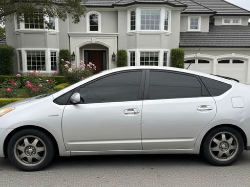 Used 2007 Toyota Prius Touring image 1